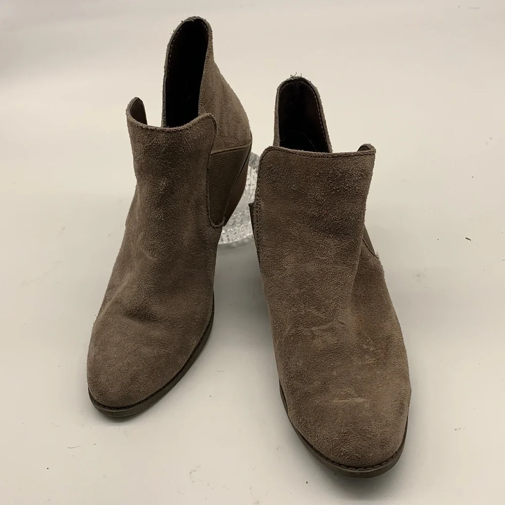 Me Too Taupe Suede Ankle Booties with Elastic Sides Size 7.5M